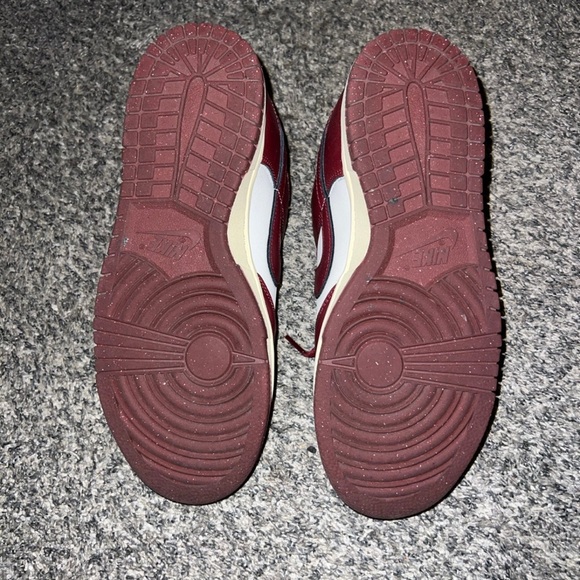 Women’s Nike Dunk - Picture 4 of 4